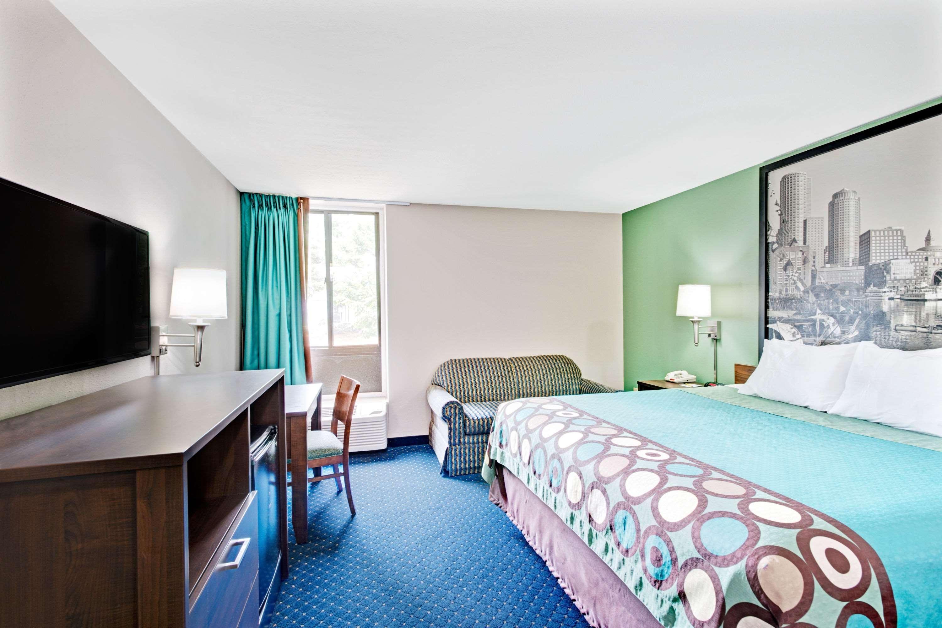 Super 8 By Wyndham Brockton Hotel Luaran gambar