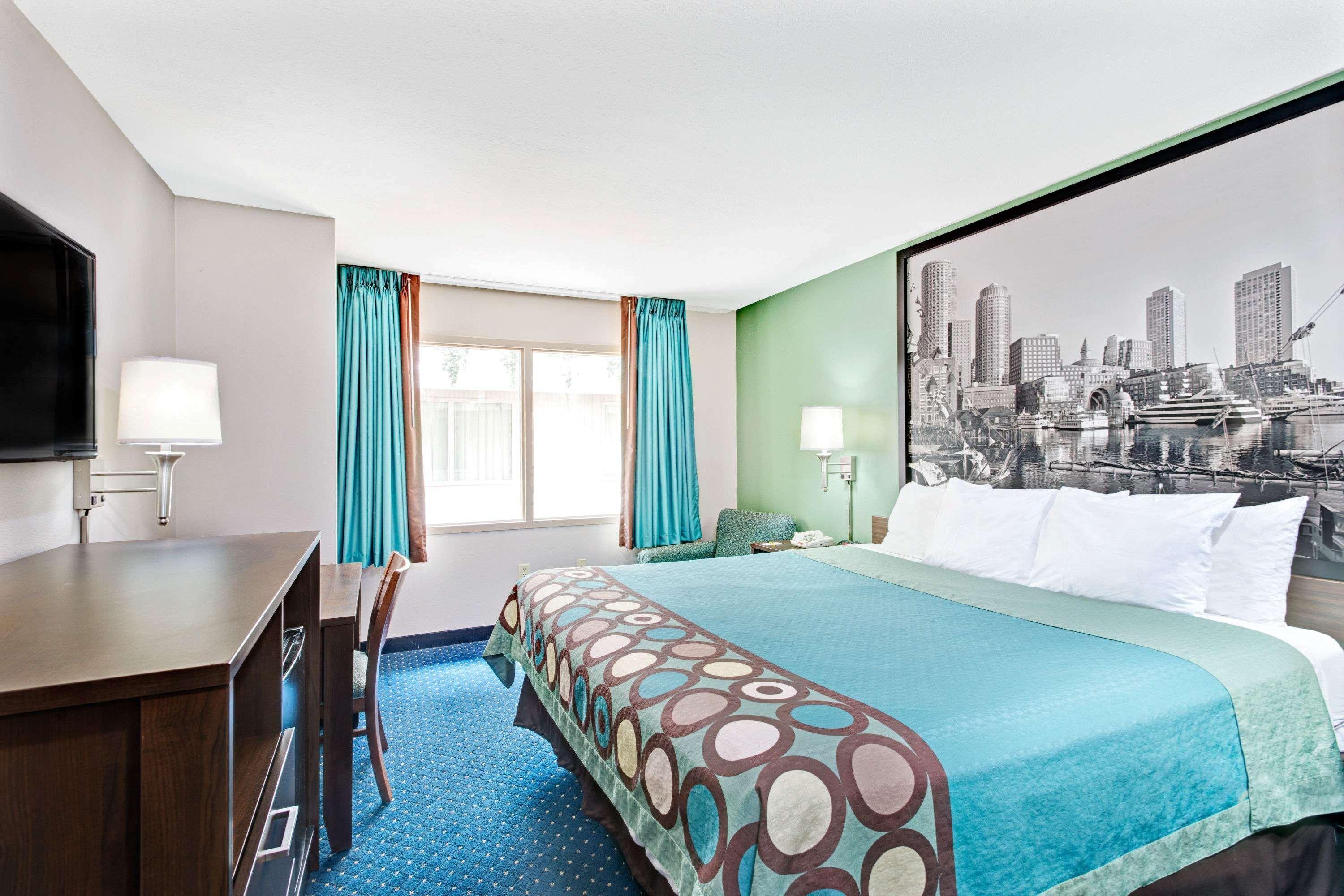 Super 8 By Wyndham Brockton Hotel Luaran gambar